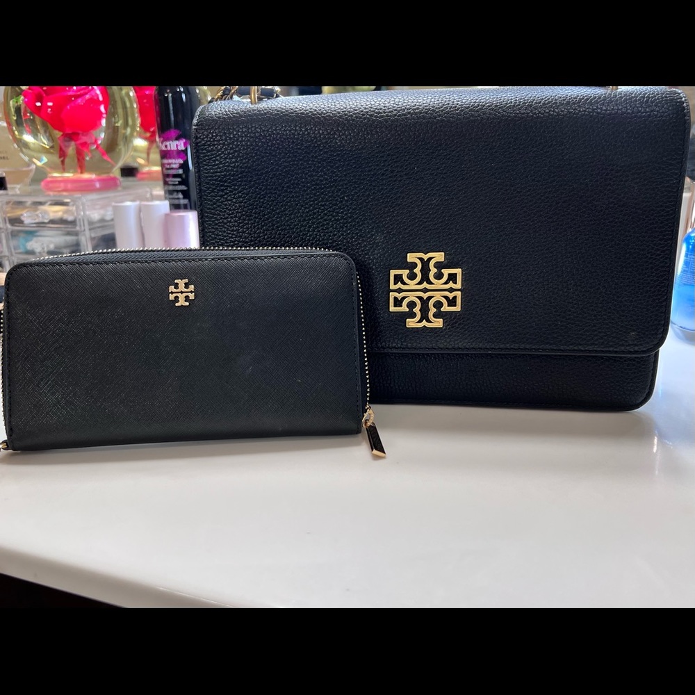 Tory Burch handbag and matching wallet. Only sold together.